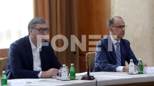 Vučić predstavlja pakete mera