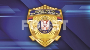 Nasrnuli na kordon policije