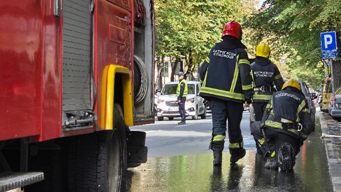 Požar u fabrici "Aretol"