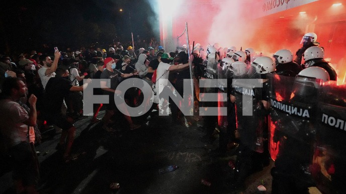 Nasilna reakcija policije