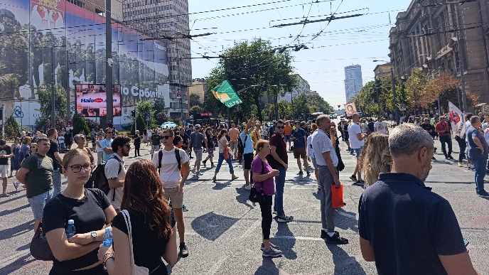 Počeo protest ispred Vlade