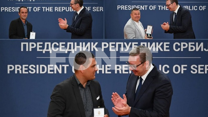 Vučić uručio odlikovanja