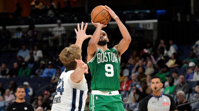 Boston - Memfis 121:103