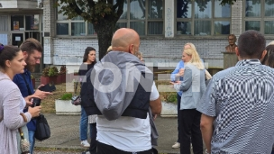 Roditelji: Curi kanalizacija