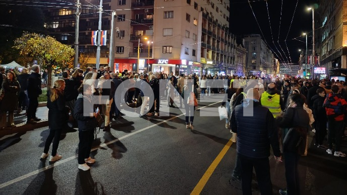 Okupljanje na Studentskom trgu Okupljanje na Studentskom trgu