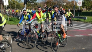 Biciklisti stigli u Inđiju Biciklisti stigli u Inđiju