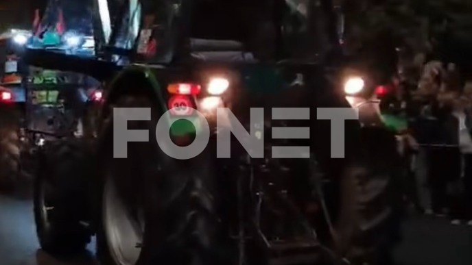 Traktoristi stigli u Novi Sad Traktoristi stigli u Novi Sad