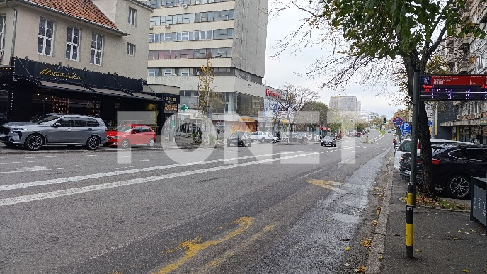 Umeren oblačno, predveče kiša