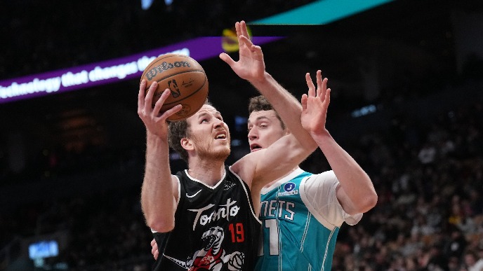 Toronto - Šarlot 110:108