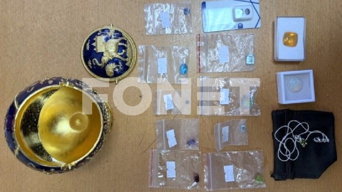 Šverc poludragog kamenja