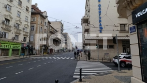 Oblačno sa slabom kišom