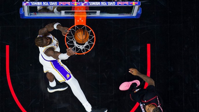 LA Lejkers - Filadelfija 112:108