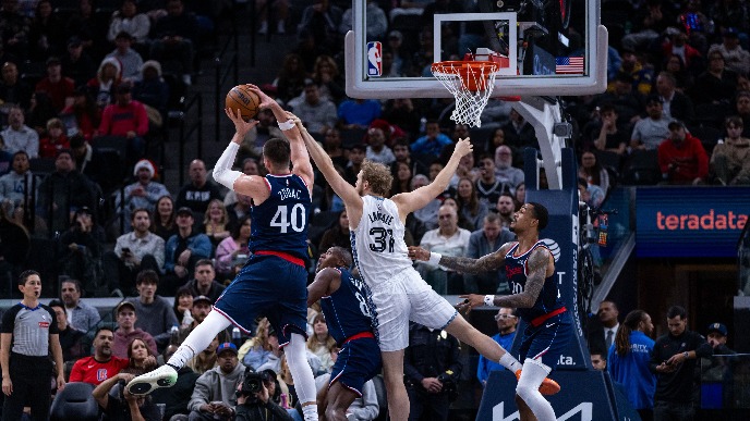 Memfis - LA Klipers 121:103