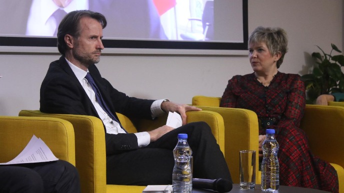 Fon Bekerat: Obeveze u dela