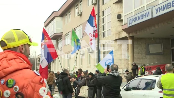 Studenti i građani ispred DUNP