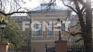 Funkcioneri štite direktora