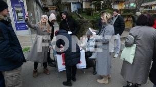 Skoro 400.000 potpisa