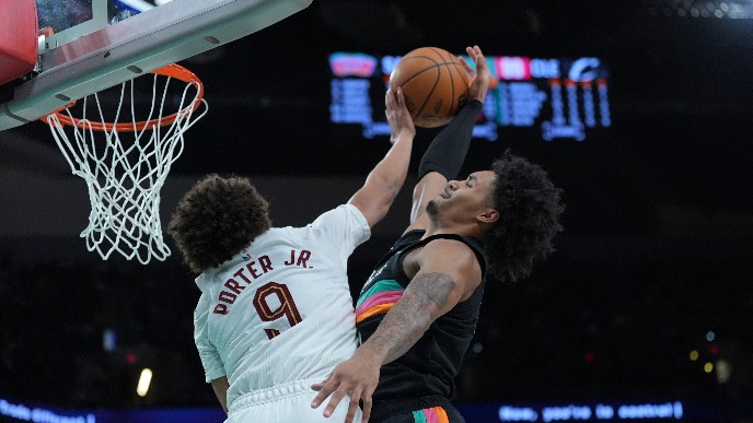 Klivlend - San Antonio 113:101