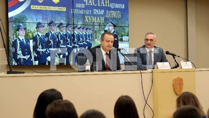 Snaga je u poverenju društva 