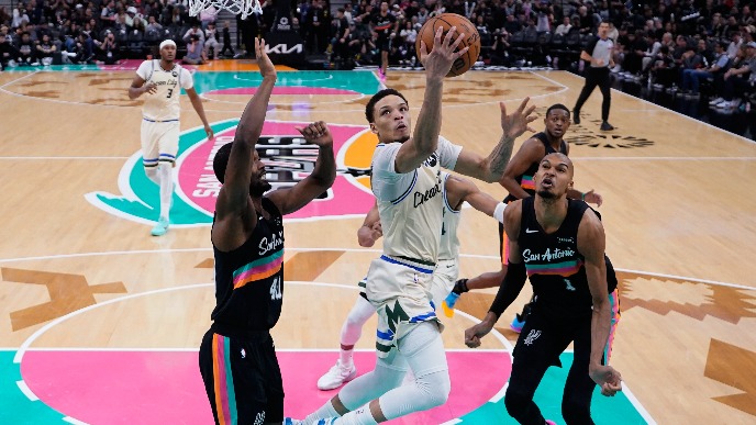 San Antonio - Milvoki 119:101