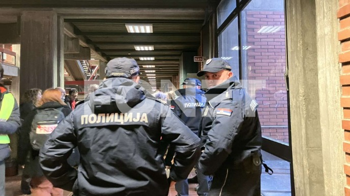 Policija ušla na Filozofski