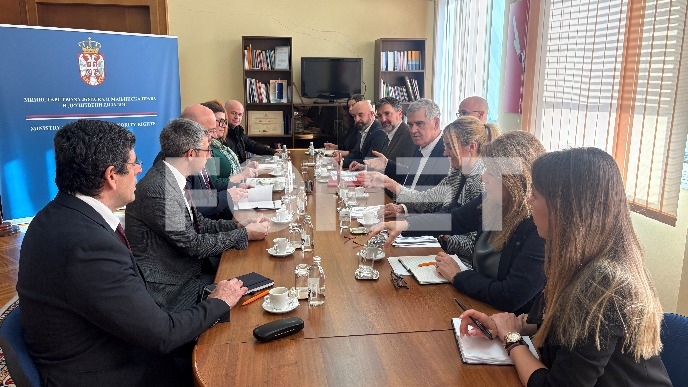 Sa OEBS-om o manjinama 