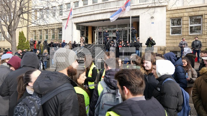 Javnost prati pažljivo