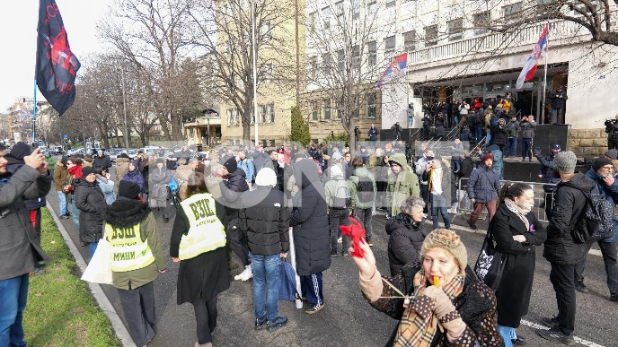 Završen skup ispred suda 