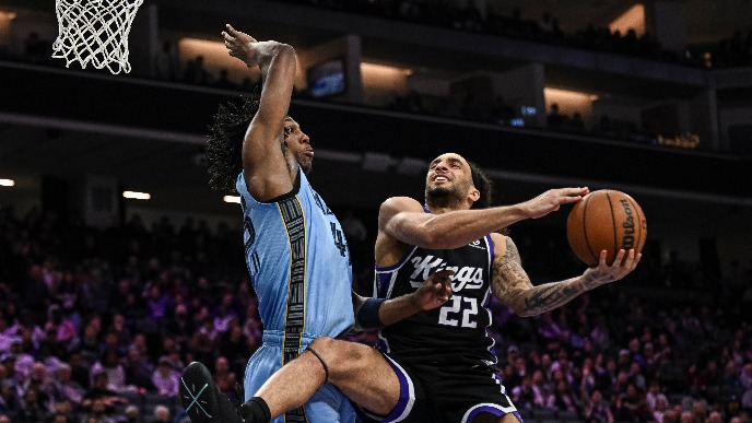 Memfis - Sakramento 129:125