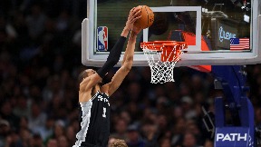 San Antonio - Dalas 135:123