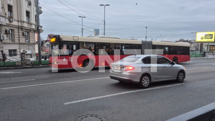 Oblačno, uz slabu kišu