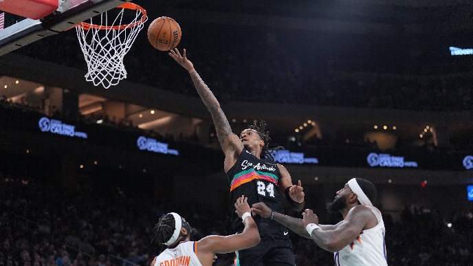 San Antonio - Feniks 121:94