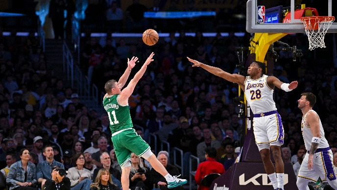 Boston - LA Lejkers 111:89