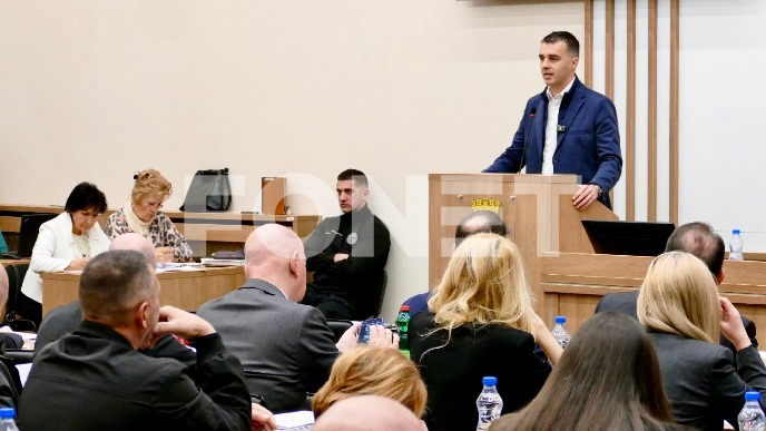 Odbornici napustili sednicu