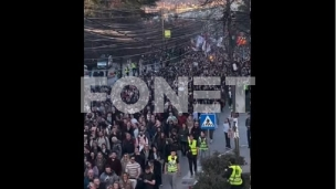 Okupljanje na dve lokacije