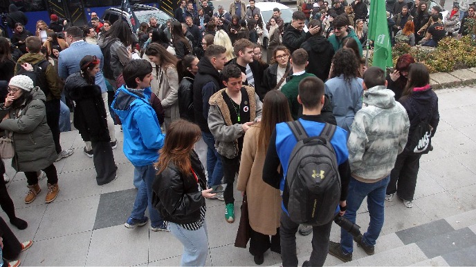 Aplauz i podrška studentima