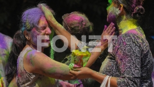 Holi - festival svetla