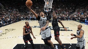 San Antonio - Hjuston 145:120