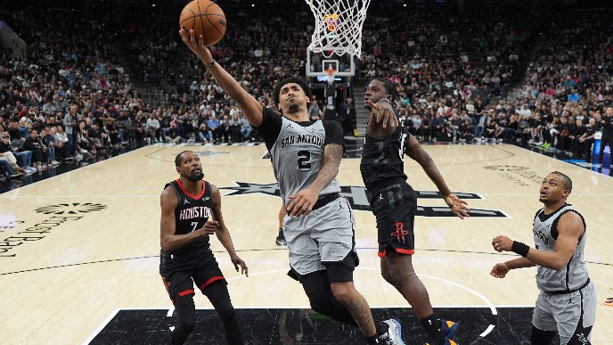 San Antonio - Hjuston 145:120