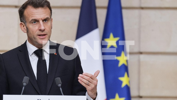 Pariz nudi posredovanje