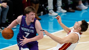 Šarlot - Majami 136:106