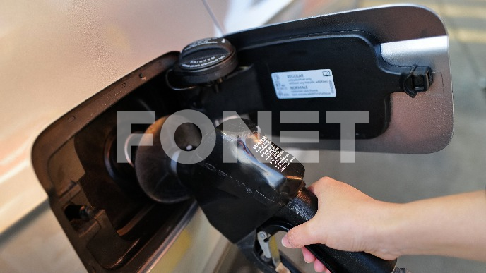 Vlada smanjila PDV na gorivo