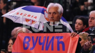 Ispred Arene oko 8.000 ljudi