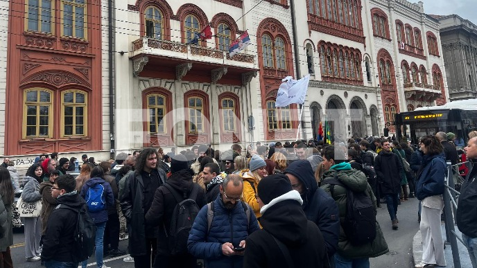 Naguravanje sa policijom