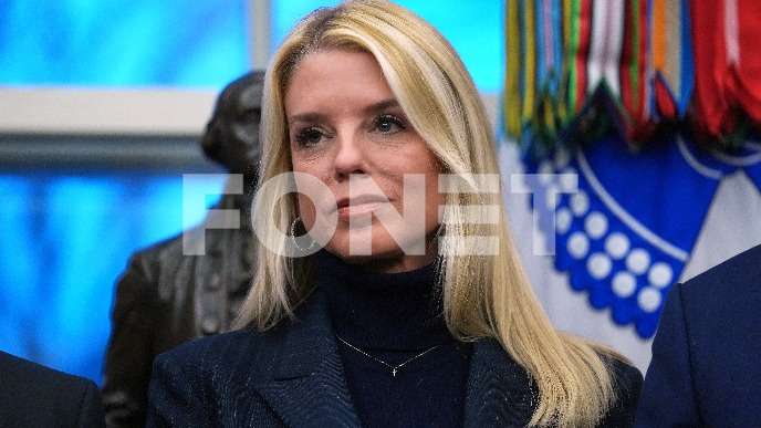 Smenjena Pam Bondi