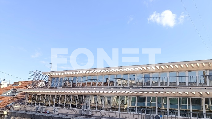 Umereno do pretežno oblačno