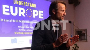 Suštinska uloga medija