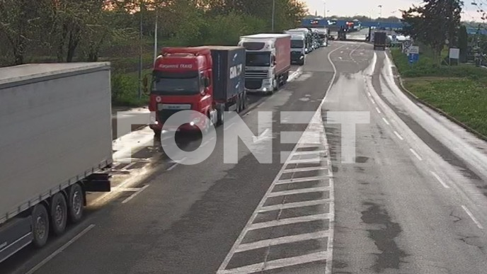 Višesatna čekanja na granici