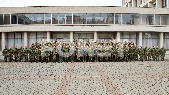 Stalni radni odnos za vojnike