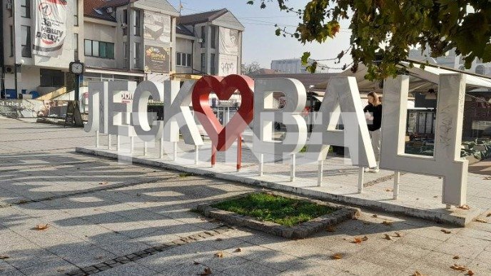 Za spomenik  oko 340.000 evra